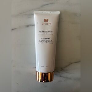 Vivier Vitamin C Scrub